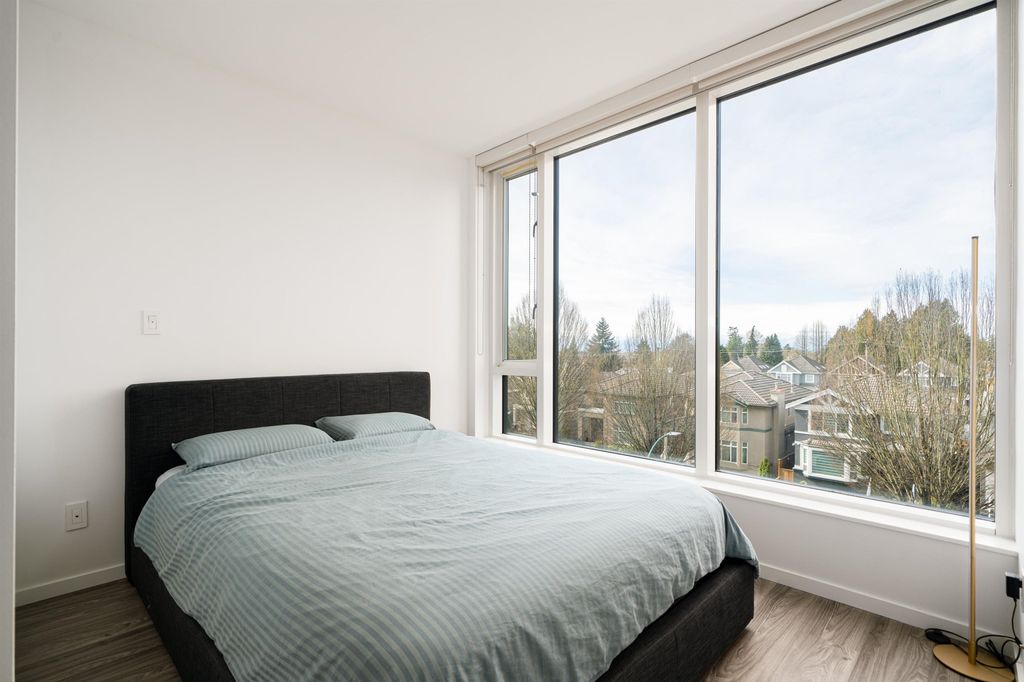 listing image 1107957650122677313