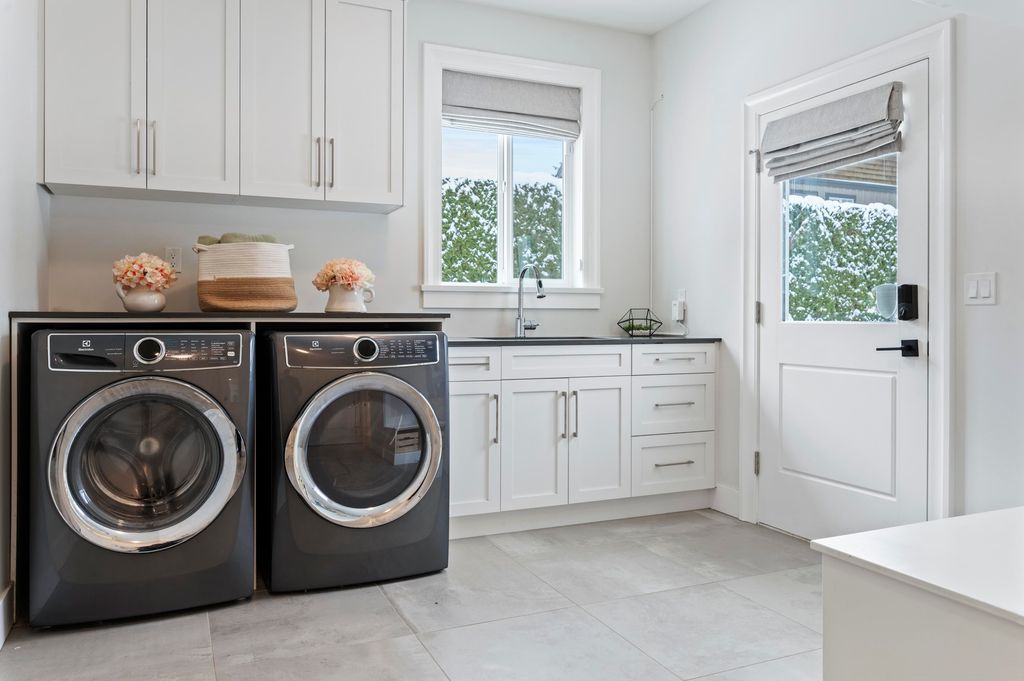 listing image 1103528070861789648