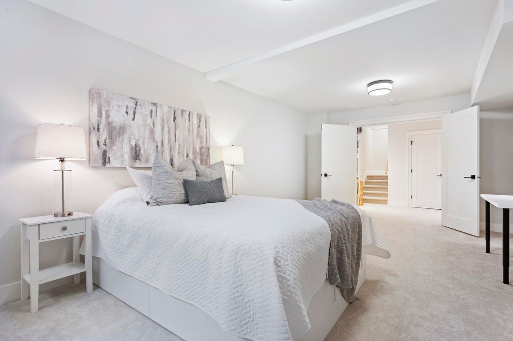 listing image 1105340309813566859