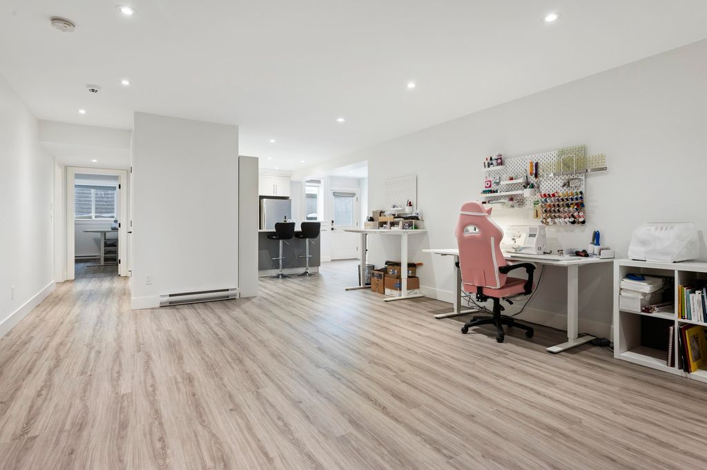 listing image 1109881521692219417