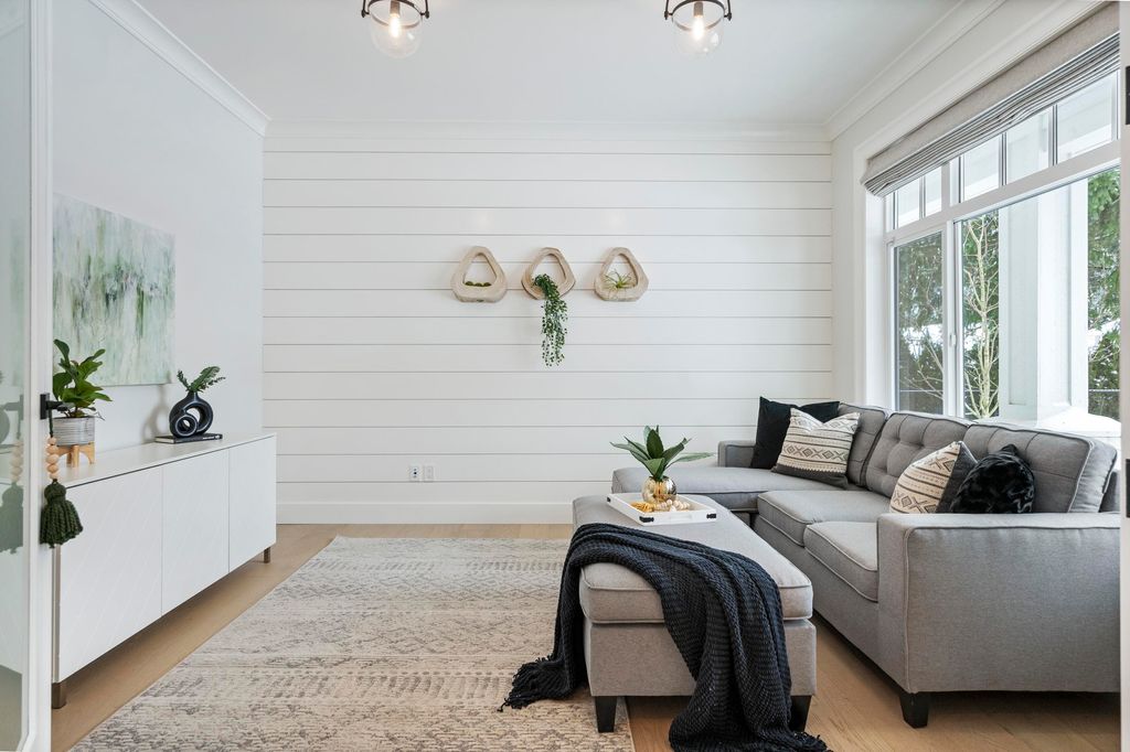 listing image 1101830604624891775