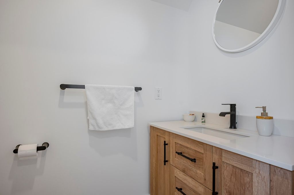 listing image 1104928569963907581