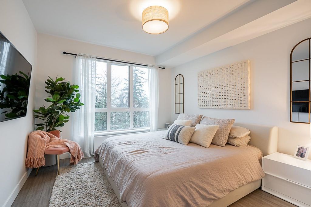 listing image 1102664004768115778
