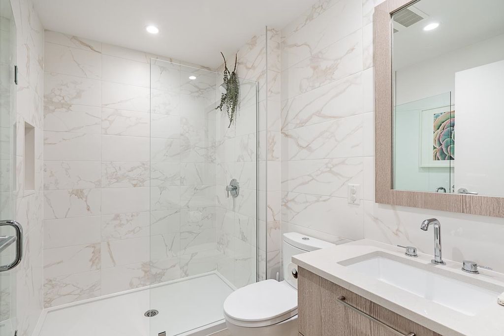 listing image 1104754376620362813