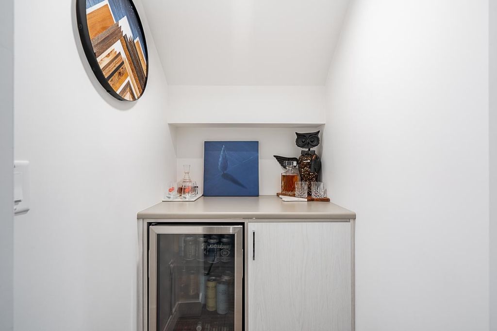 listing image 1106104798828116945
