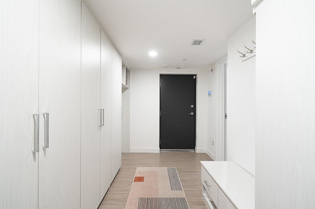 listing image 1105260688329307813
