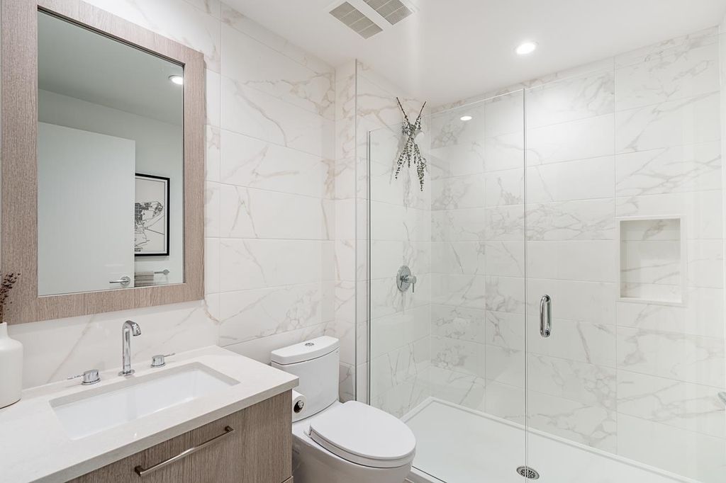 listing image 1102421914272794505