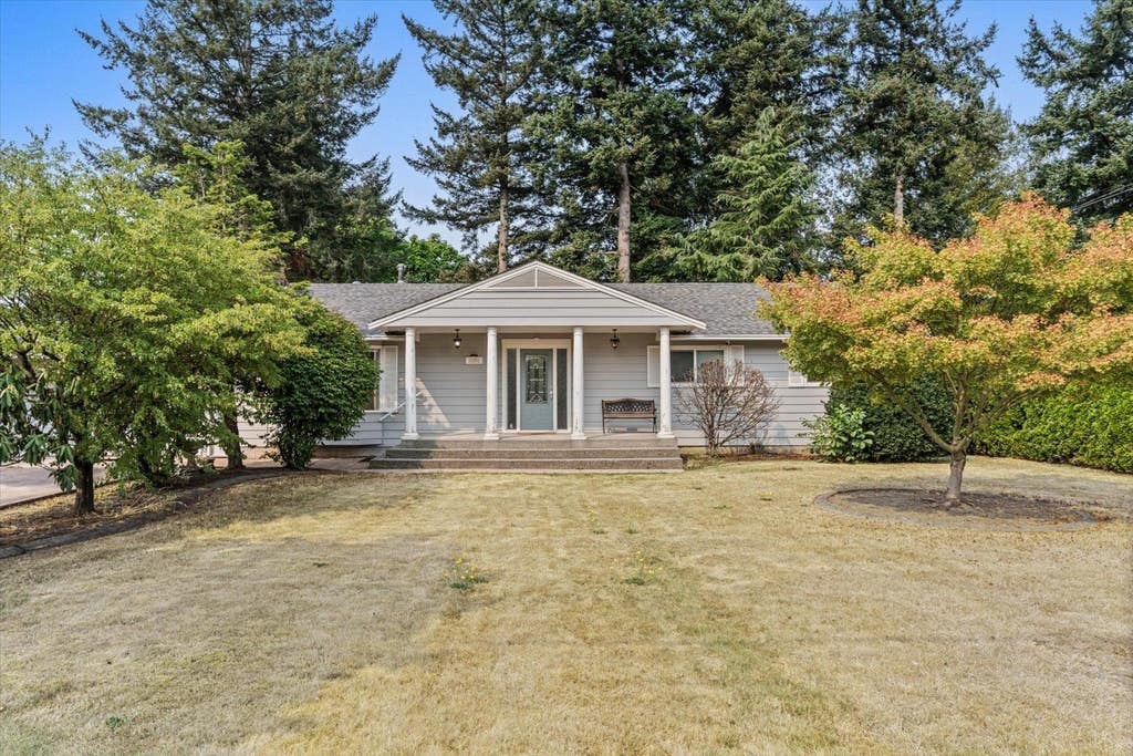 Photo of 6895 Centennial Drive, Chilliwack, BC V2R 1J7 (MLS # R3157255)