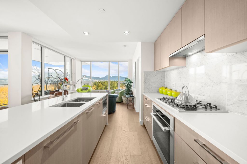 listing image 1106835203209232923