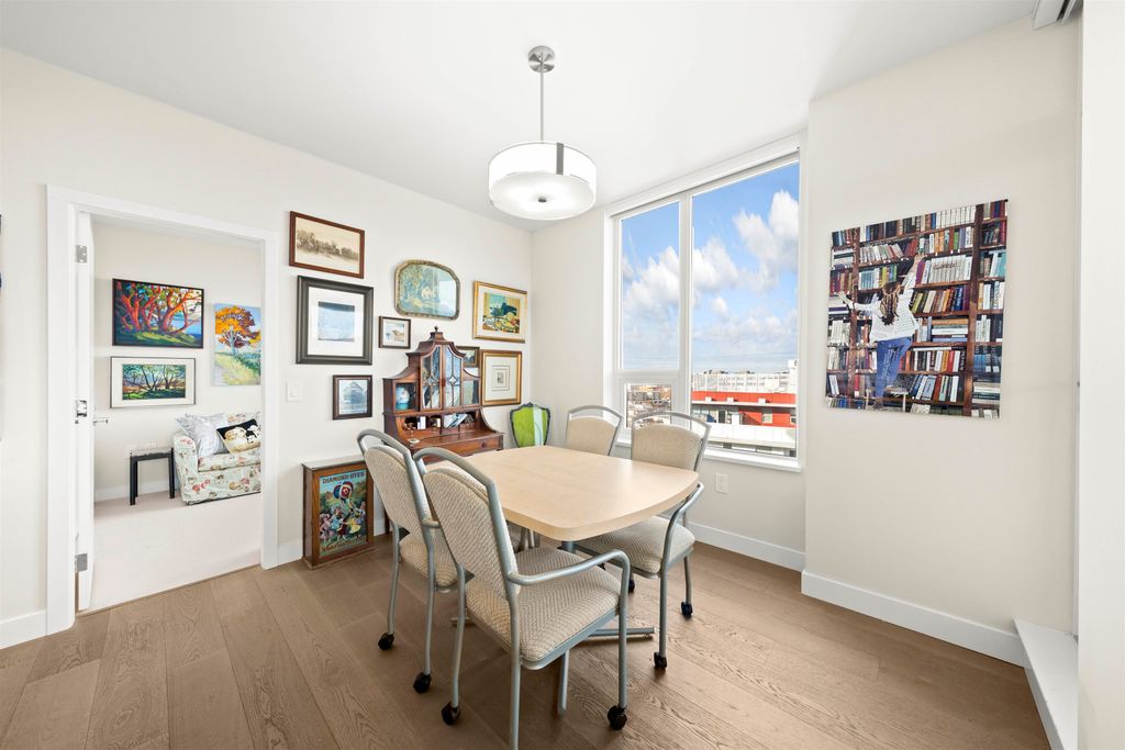 listing image 1102898598375970014