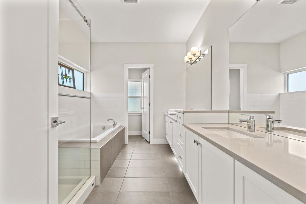 listing image 1103171931483477287