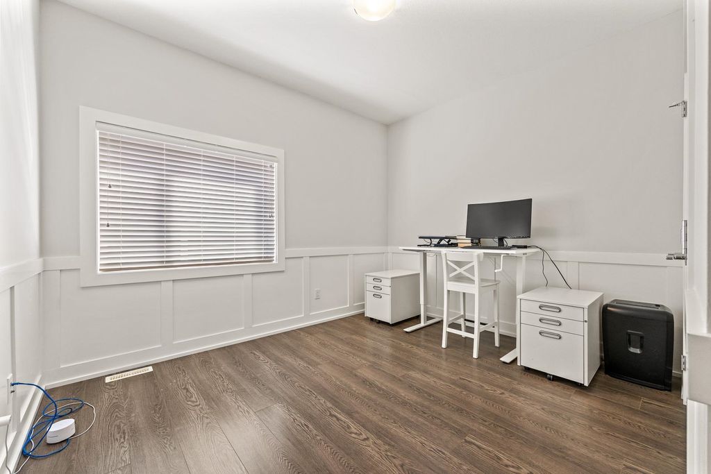 listing image 1105074107721502603
