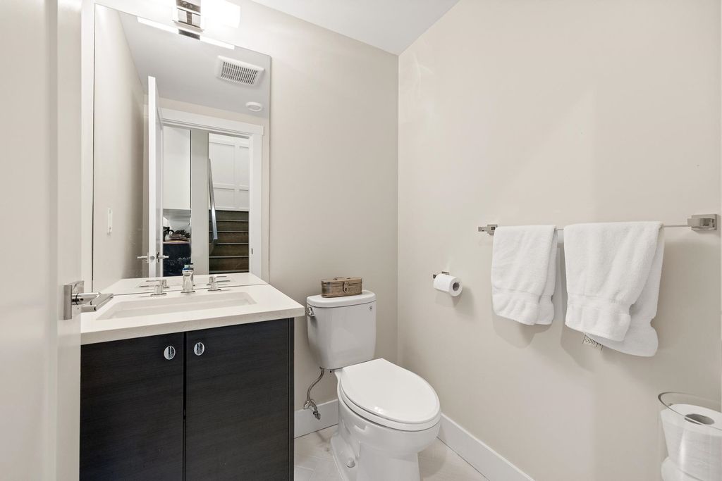 listing image 1102463057130296642