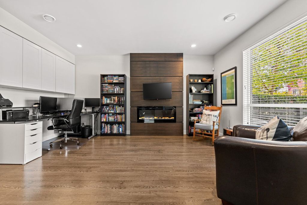 listing image 1105013724798855530