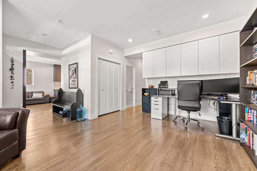 listing image 1103925104357567884