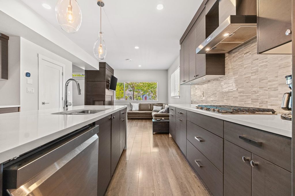 listing image 1109299653355469454