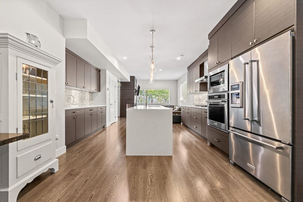 listing image 1101094882246216827