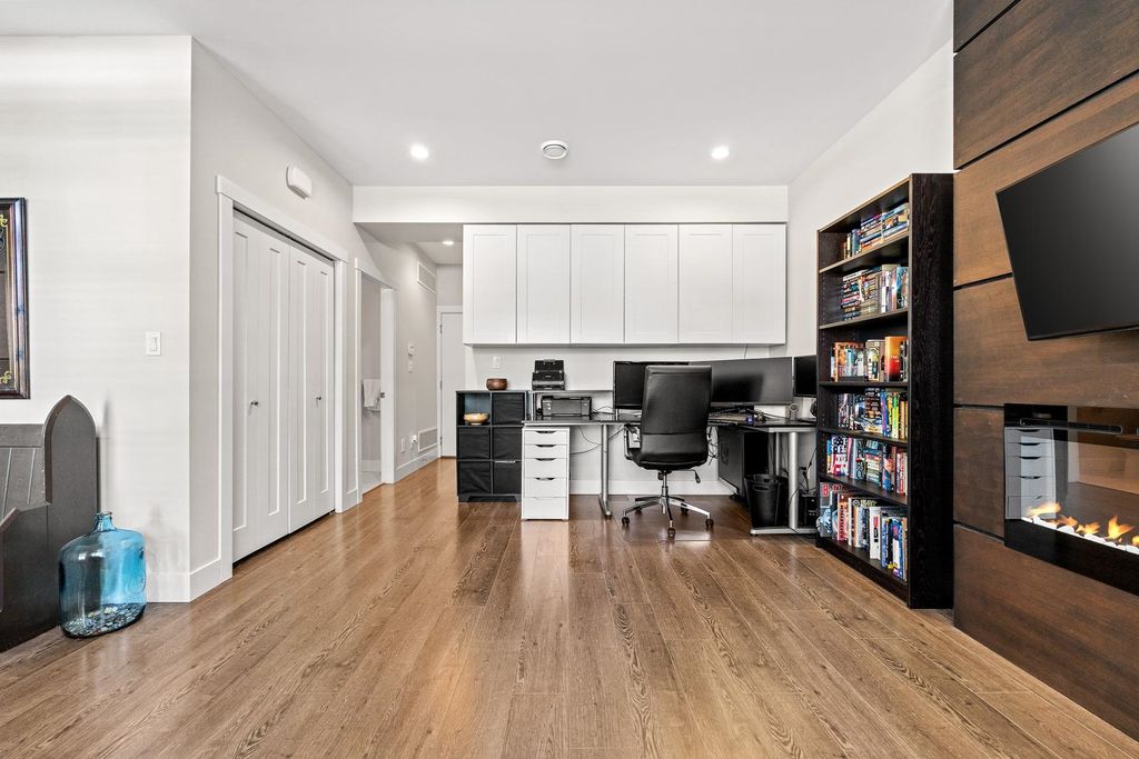 listing image 1100994231464032054