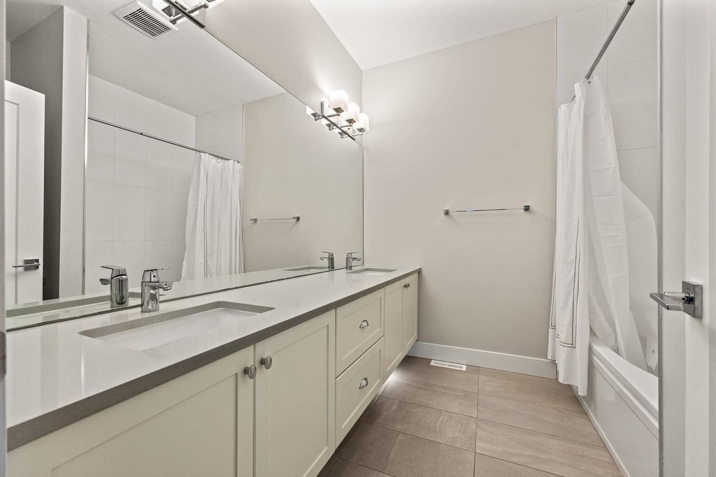 listing image 1104103773054441770