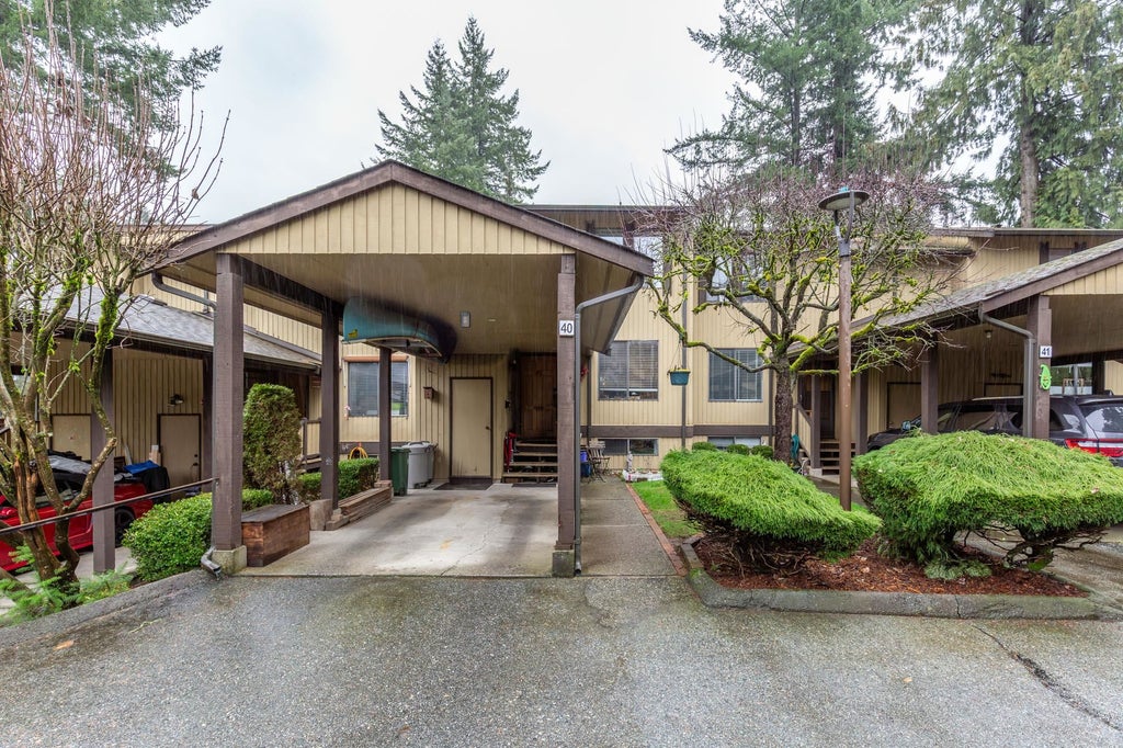 Photo of 2998 Mouat Drive #40, Abbotsford, BC V2T 4E6 (MLS # R3131878)
