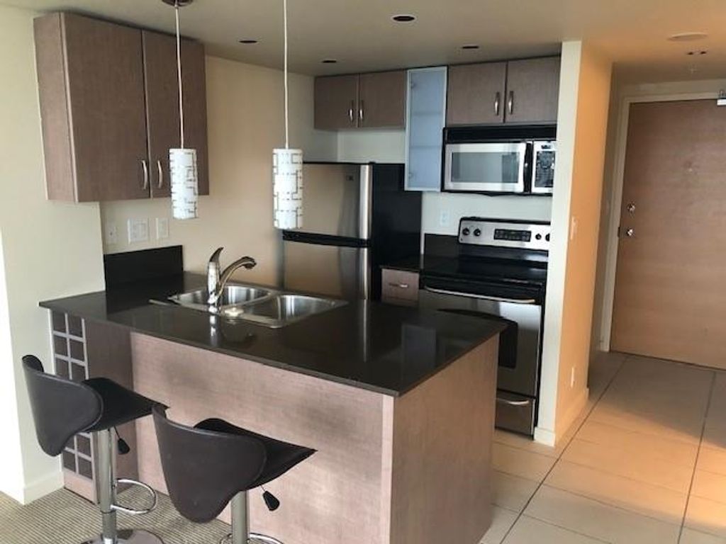 listing image 1104181862466846075
