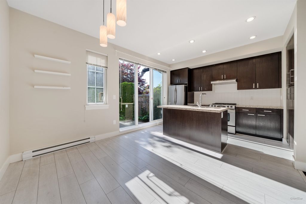 listing image 1101951070689407871