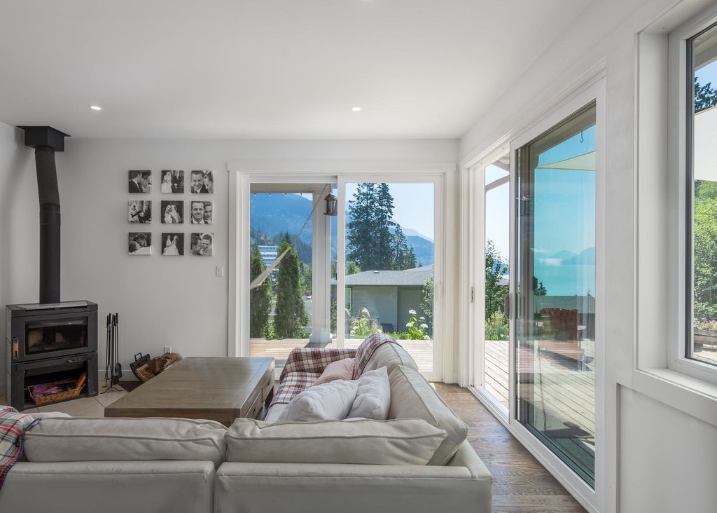 listing image 1106297636467359903