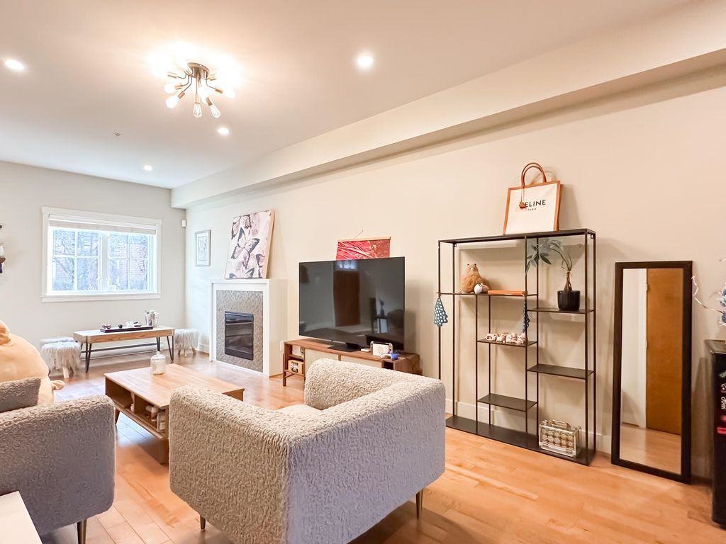 listing image 1100389446161761720