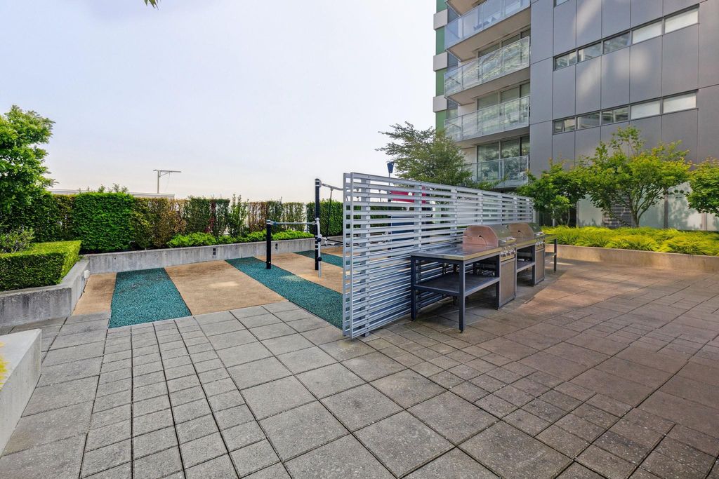 listing image 1109534315888919605