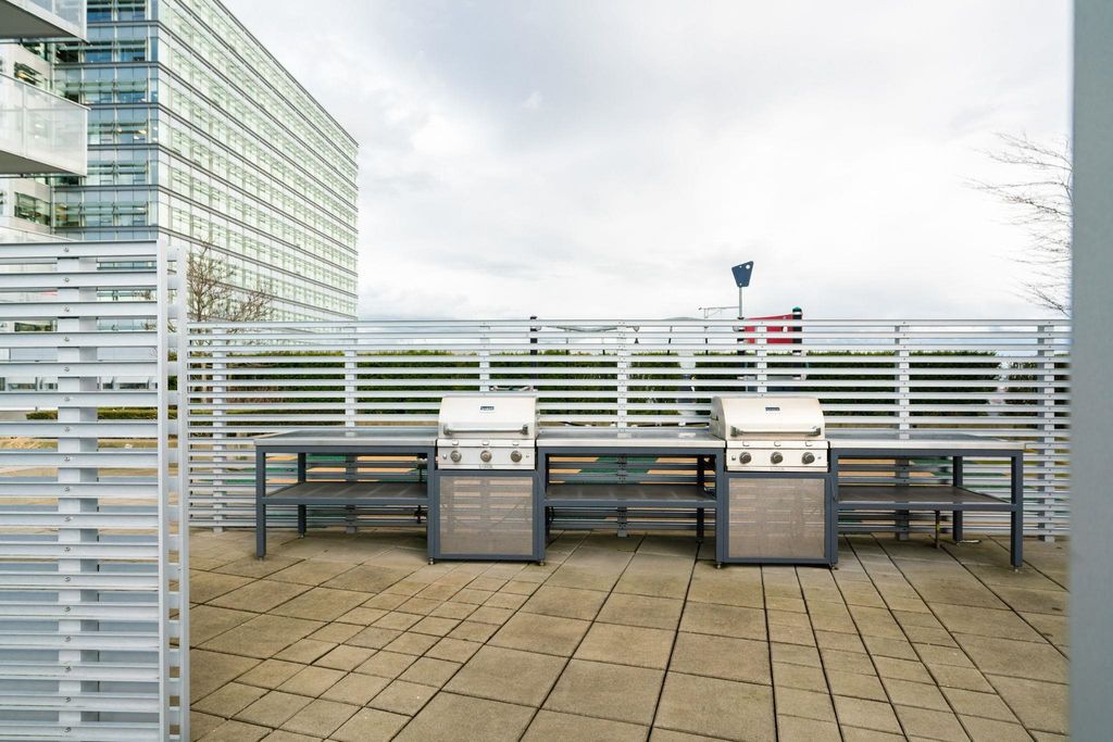 listing image 1103525446599095228