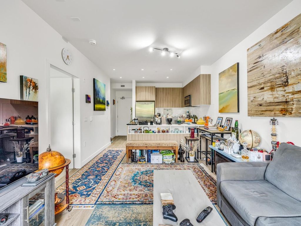 listing image 1104238690099269544