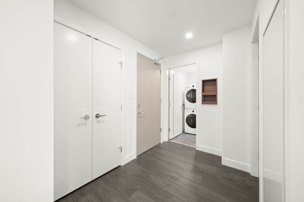 listing image 1101607425629344153