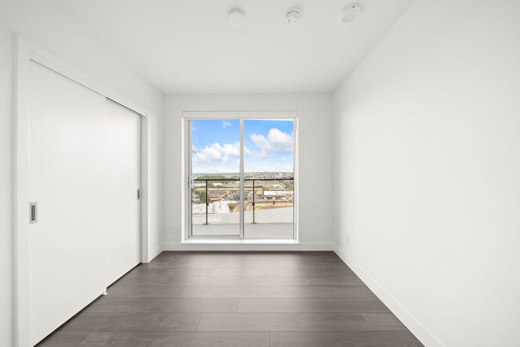 listing image 1109741358318556505