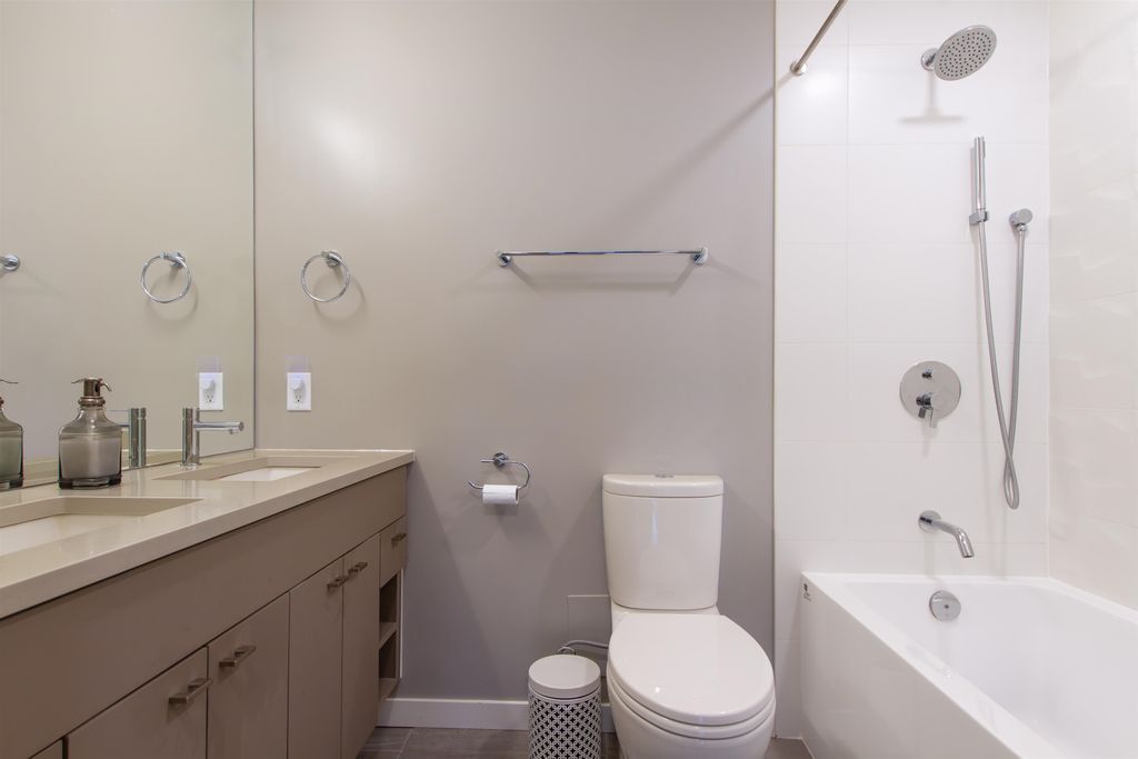 listing image 1109130865642396013