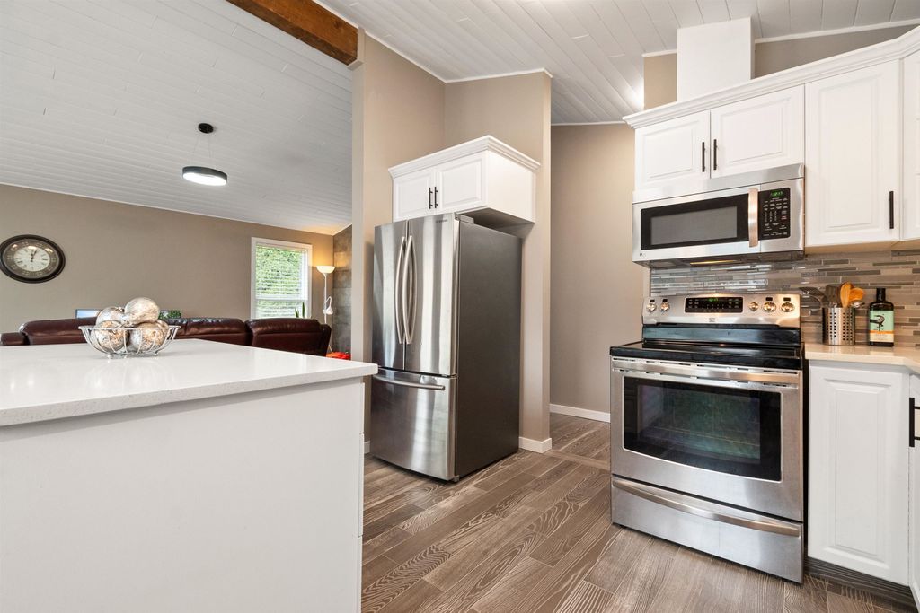 listing image 1101670038547274247