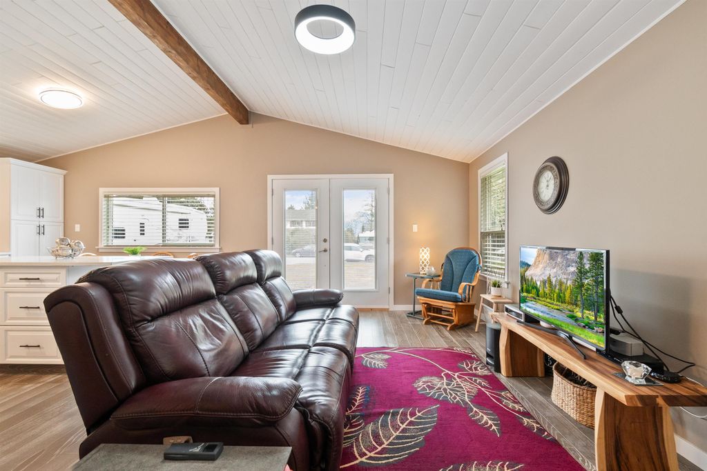 listing image 1102022664124579151