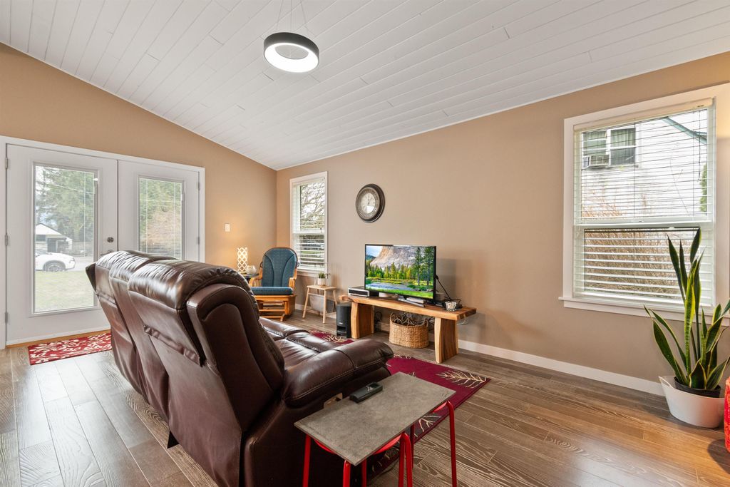 listing image 1108359911402242737