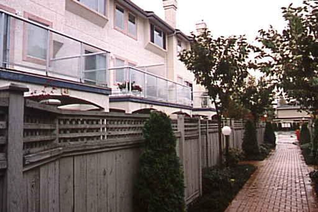 listing image 1109339080756166671