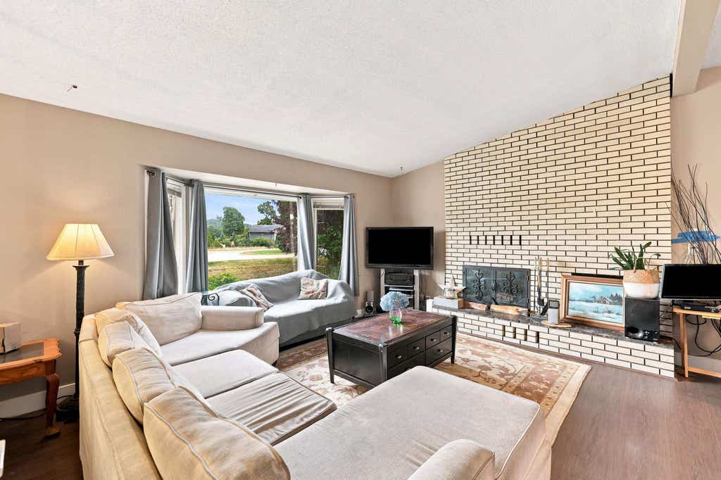 Photo of 10425 Young Road, Chilliwack, BC V2P 8C4 (MLS # R3152198)