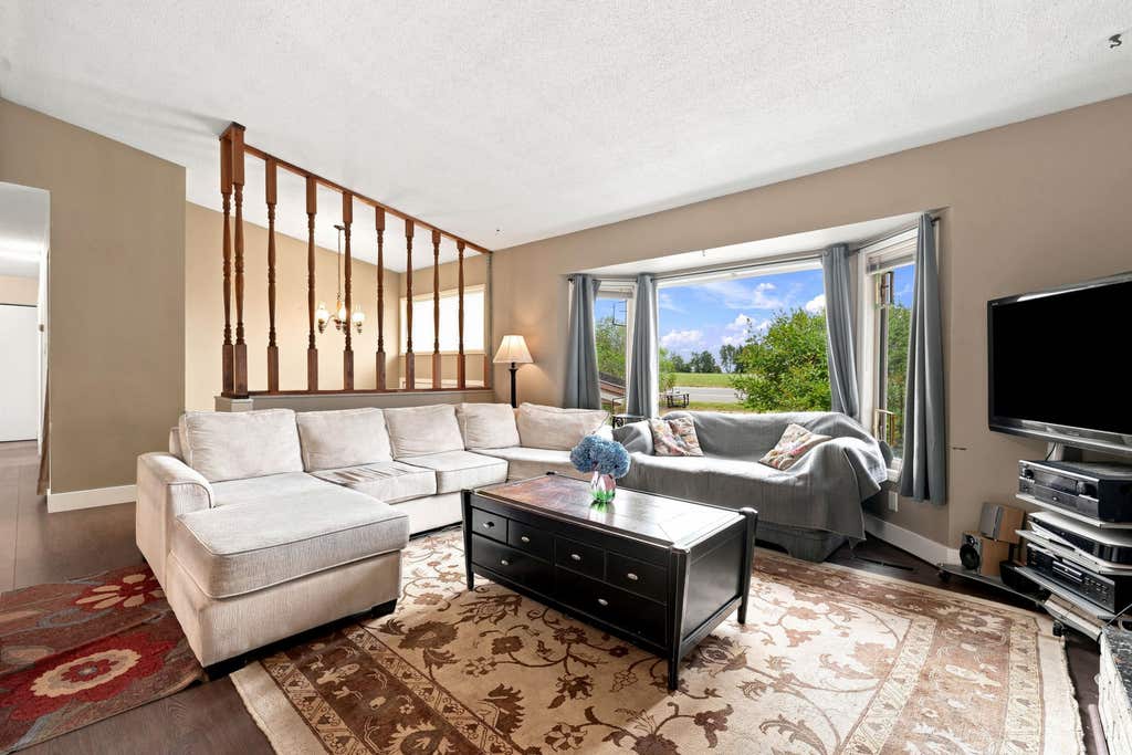 Photo of 10425 Young Road, Chilliwack, BC V2P 8C4 (MLS # R3152198)