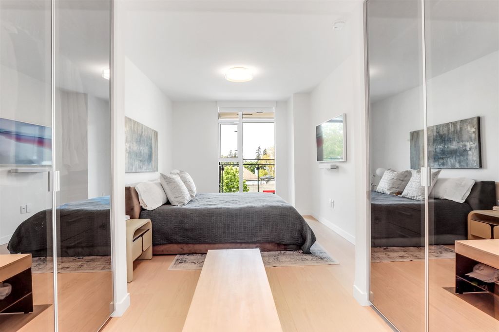 listing image 1106918813852900530