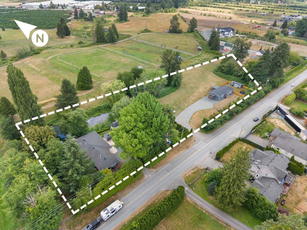 Photo of 21857 64 Avenue, Langley, BC V2Y 2N7 (MLS # R3142510)