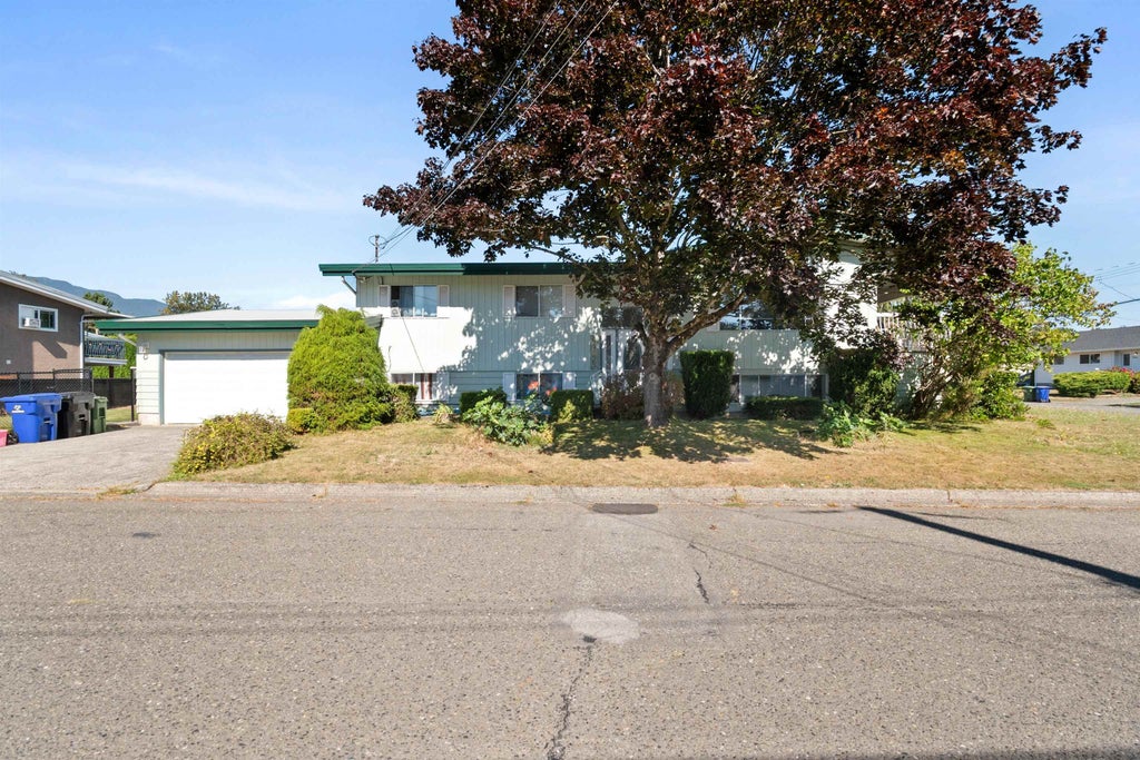 Photo of 45675 Marshall Avenue, Chilliwack, BC V2P 6N3 (MLS # R3164569)