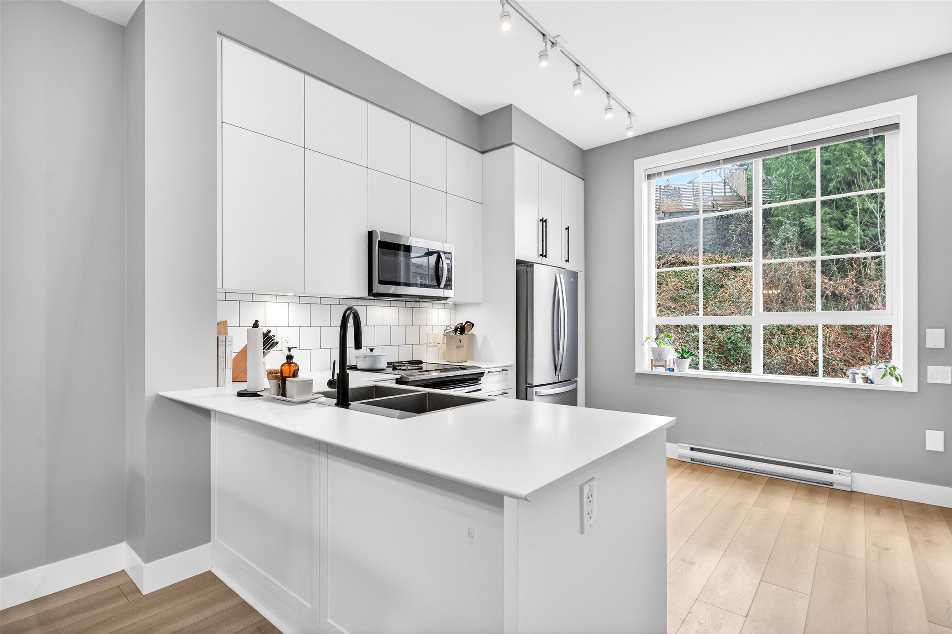 19696 Hammond Road 7