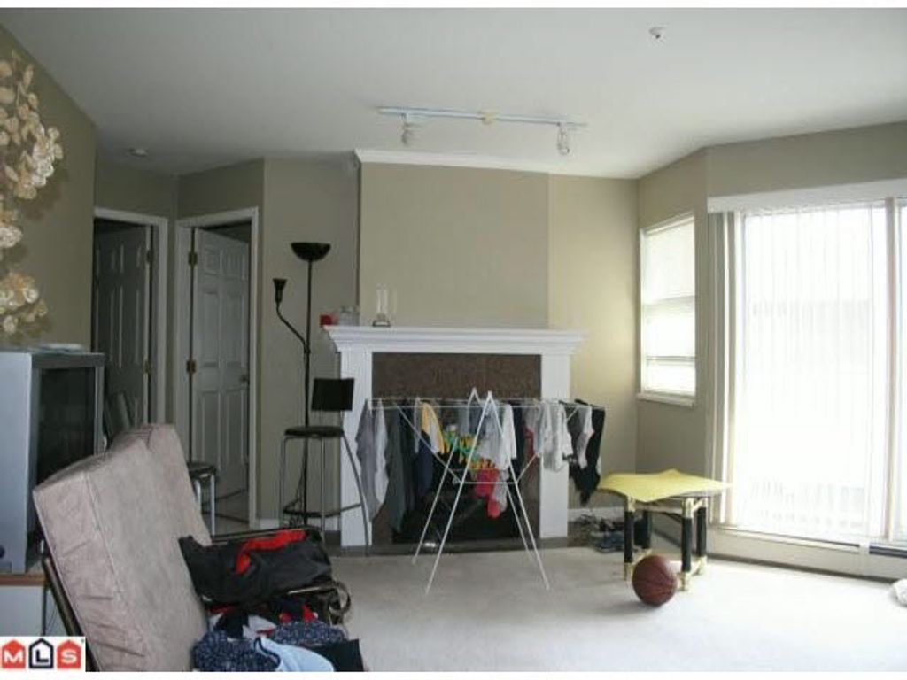 listing image 1102717478535951106