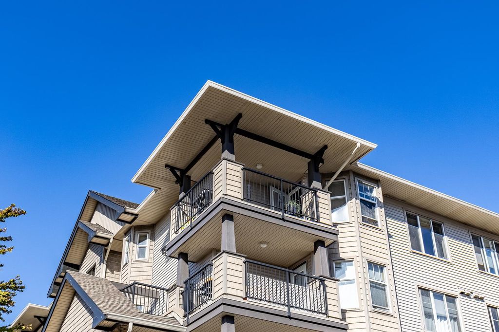 Photo of 5438 198 Street #415, Langley, BC V3A 1G2 (MLS # R3079809)