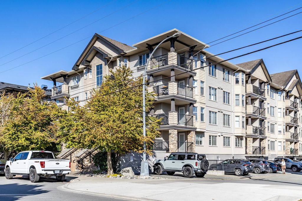 Photo of 5438 198 Street #415, Langley, BC V3A 1G2 (MLS # R3079809)