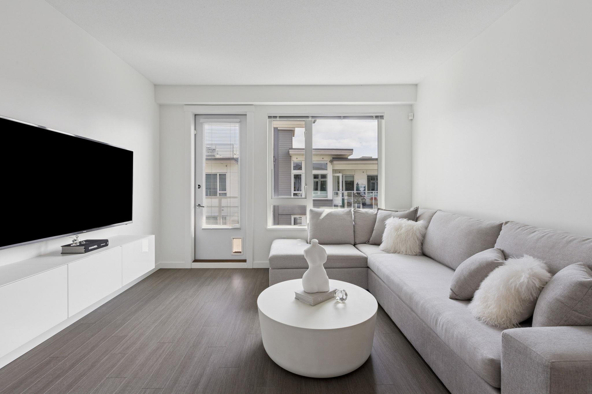 277 W 1st Street 501