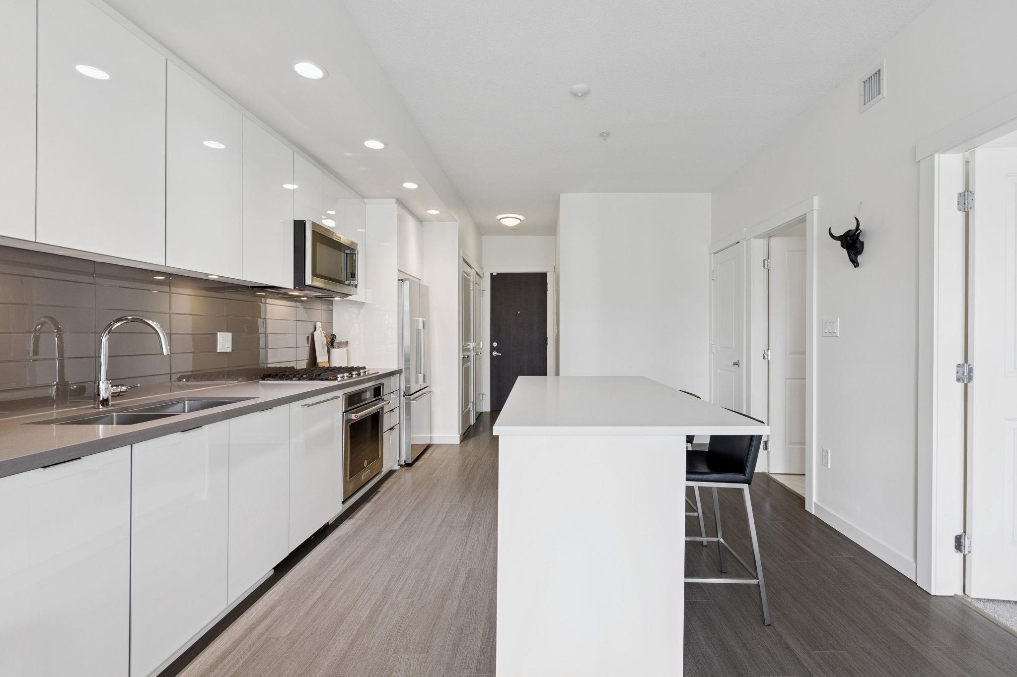 277 W 1st Street 501