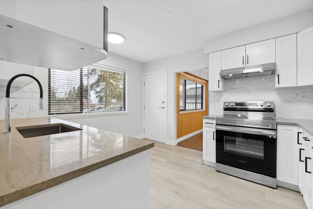 listing image 1104521276312782386